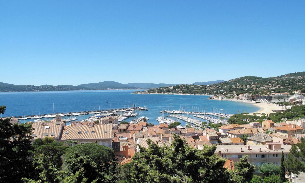 Sainte-Maxime Apartment | Les Pins Ensoleilles by Interhome