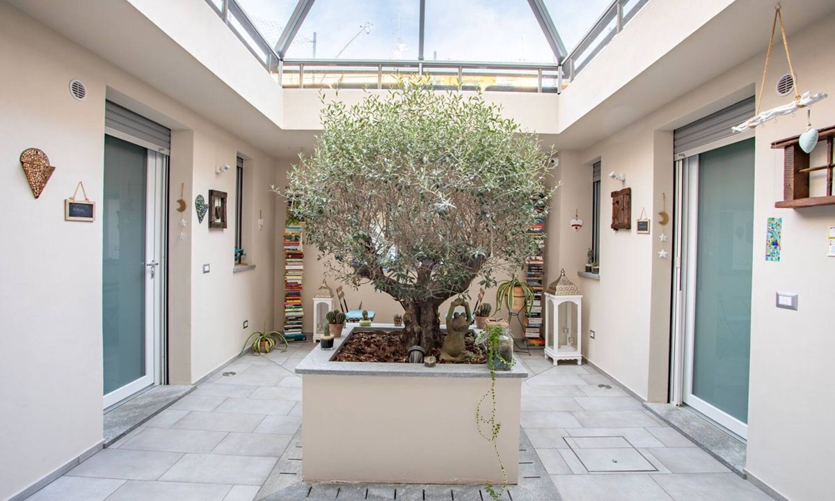 Arona Bed & Breakfast | Little Square
