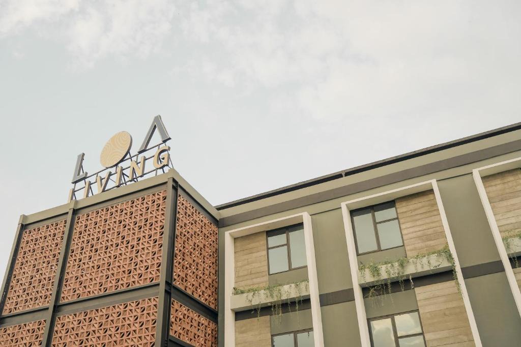Grogol Hotel | LOA Living Solo Baru