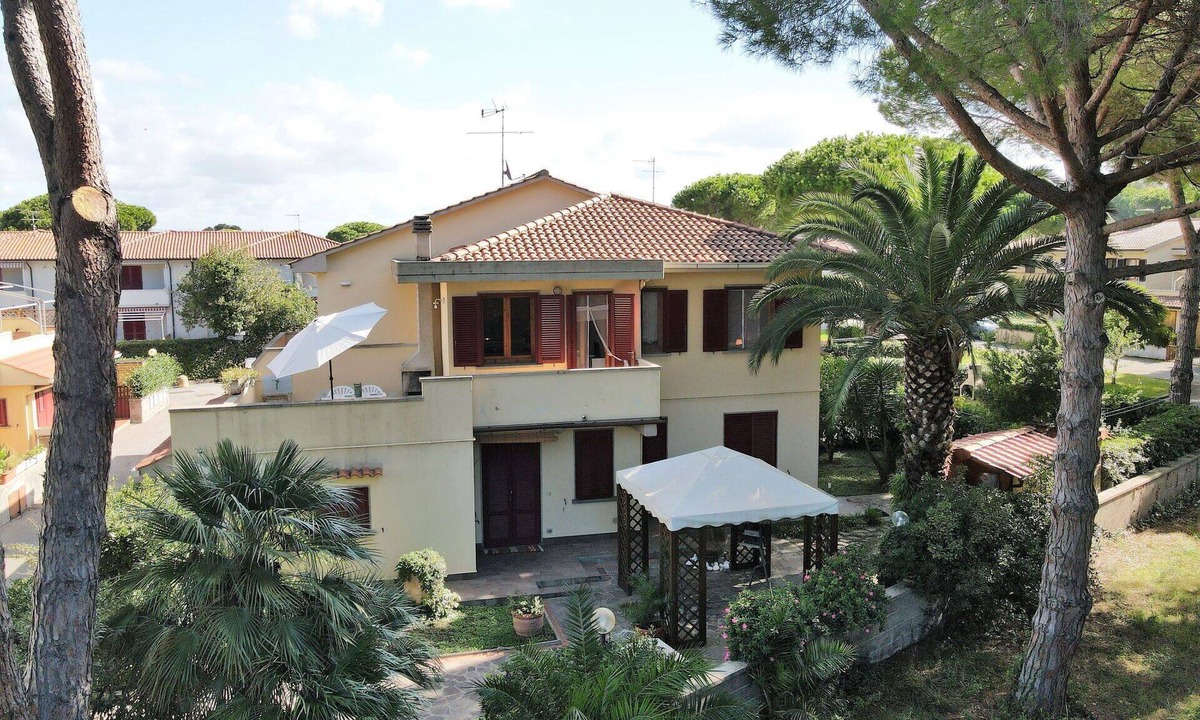 Mazzanta Apartment | Lovely apartment for 4 guests with terrace and parking