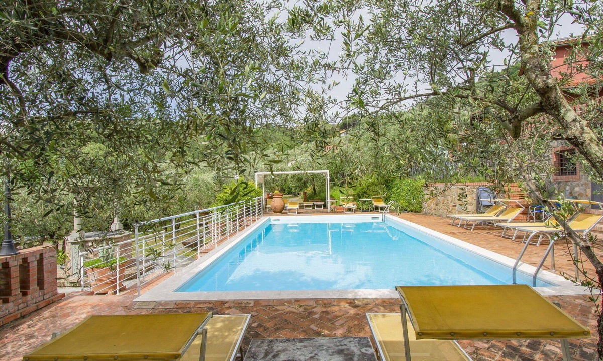 Pieve a Nievole Apartment | Lovely apartment for 2 guests with hot tub, pool, WIFI, A/C, TV, patio and pets allowed