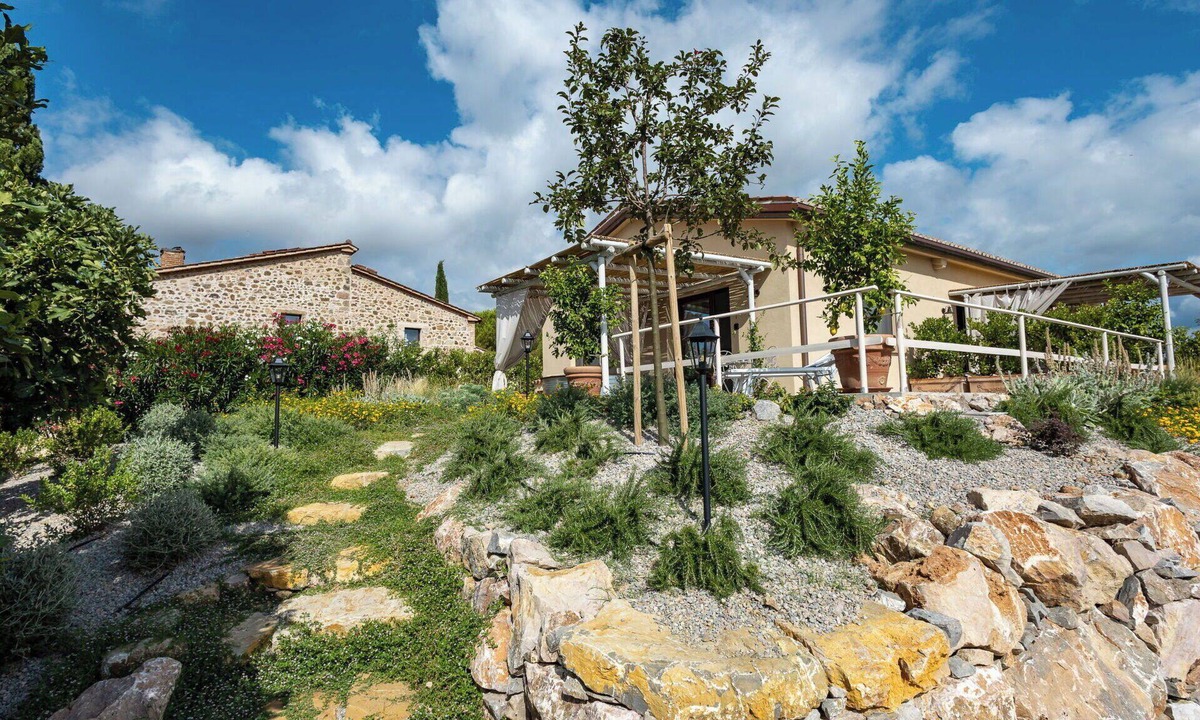 Roccastrada House | Lovely apartment in villa with A/C, WIFI, private pool, TV, terrace and panoramic view