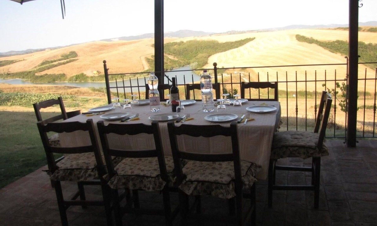 Peccioli Villa | Lovely apartment in villa for 4 guests with WIFI, pool