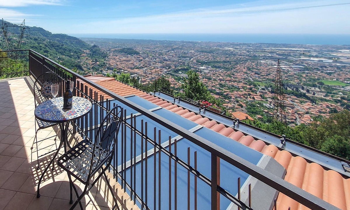 Massa House | Lovely home in Bargana with WiFi