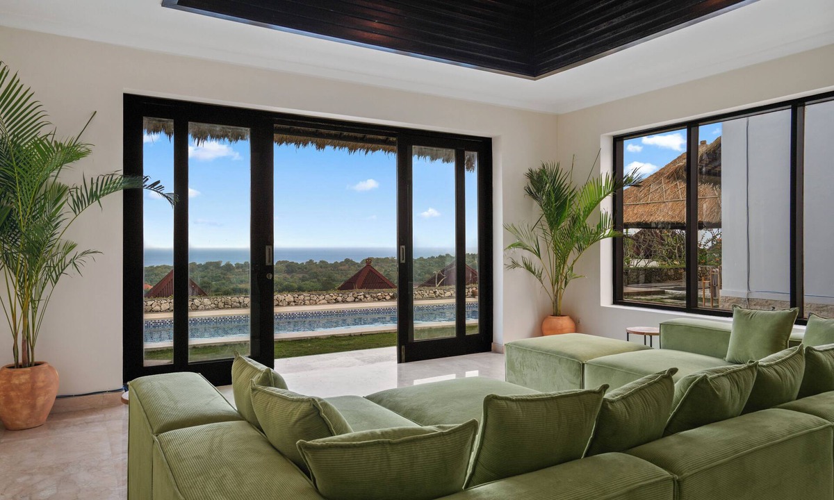 Tanjungbenoa Villa | Luxe Ocean View Family Home Private Pool, Garden + Big Kitchen 13 beaches nearby