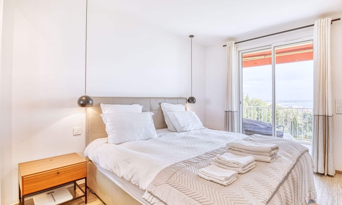 Cagnes-sur-Mer Apartment | Luxurious 3BR apartment with stunning sea views, pool, tennis & prime location