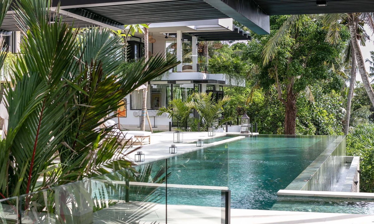 Abiansemal Villa | Luxurious 7-bedroom Designer Villa near Canggu
