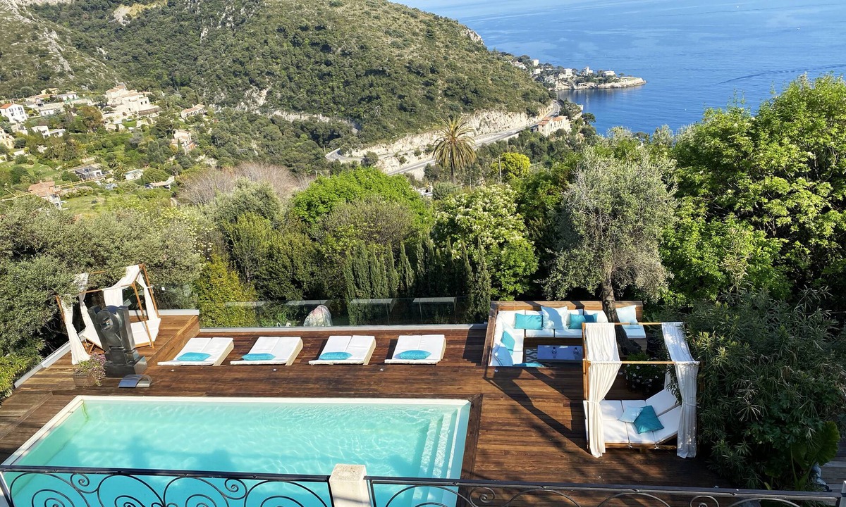 Eze Apartment | Luxurious studio suite near Monaco with sea view
