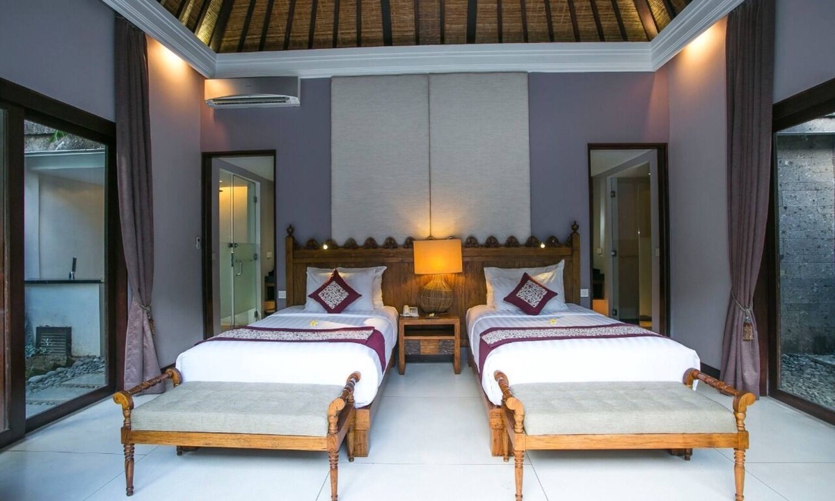 Umalas Villa | Luxurious villa near Seminyak area with spacious living areas and a private pool