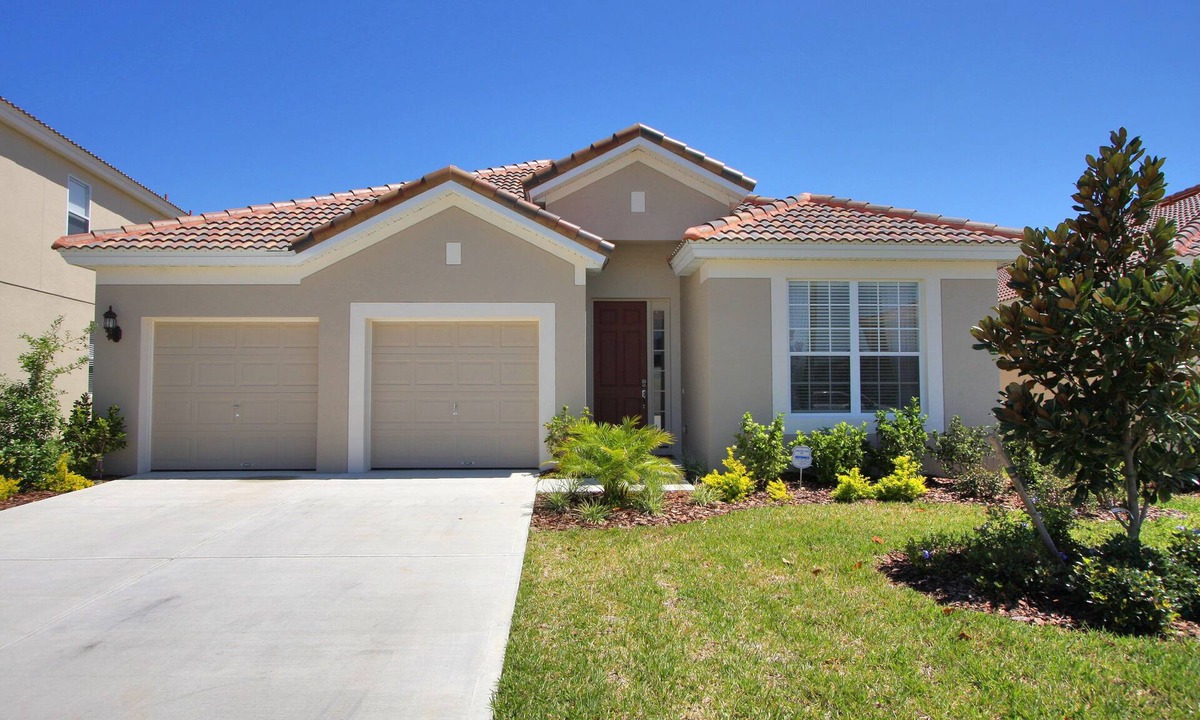 Windsor Hills Villa | Luxury 5 Star Vacation Villa- Free WiFi & Long Distance