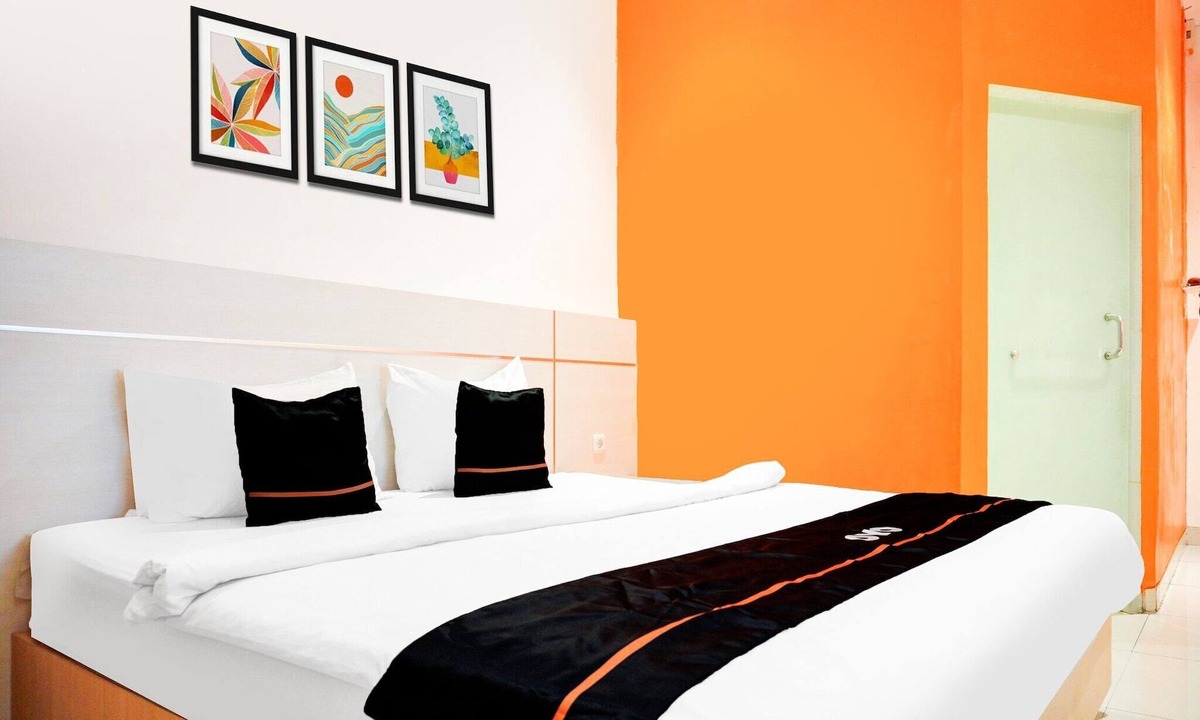 Palembang House | Luxury Deluxe DBL Retreat W/Free WiFi and Parking