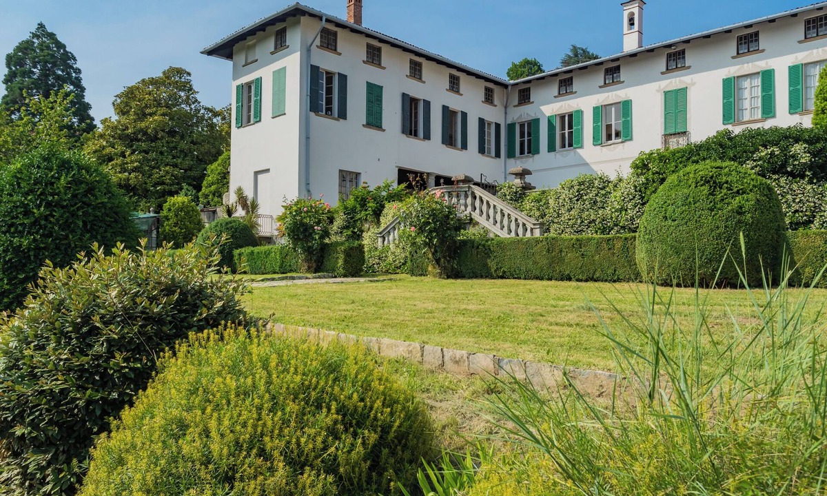 San Fermo della Battaglia Apartment | Luxury Apartments in Villa Cardinal Ciceri by Rent all Como