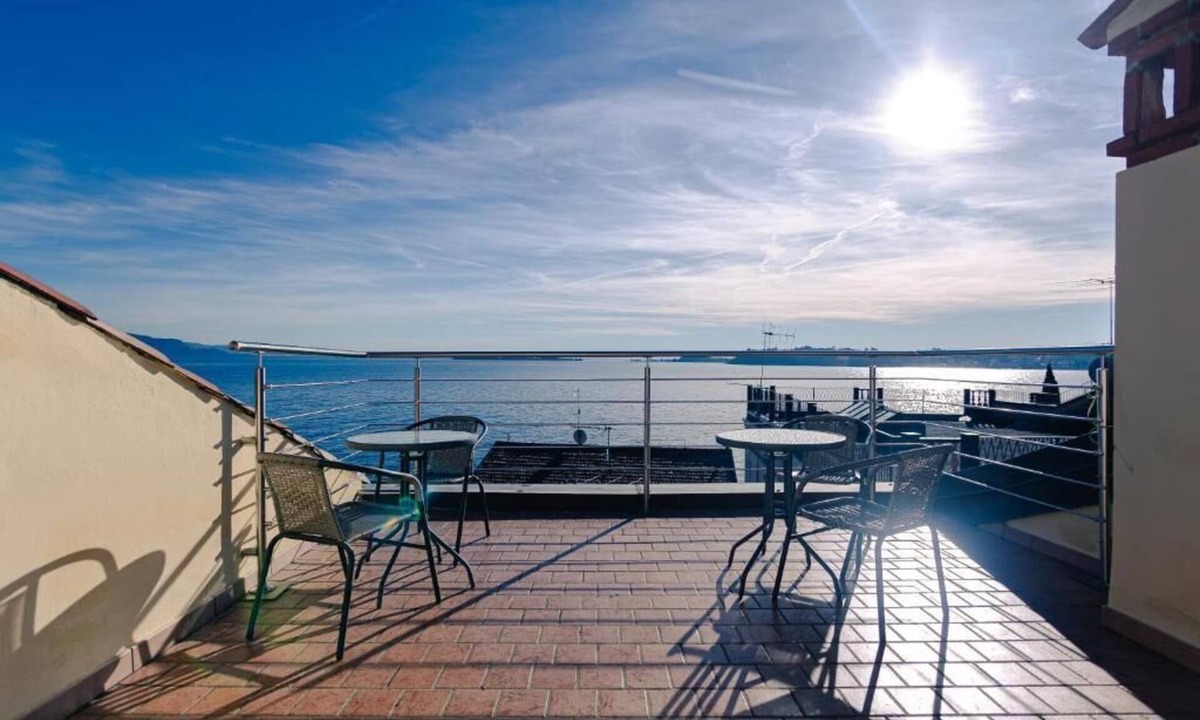 Gardone Riviera Apartment | Magnifica Terrazza - Lake View & Wi-Fi