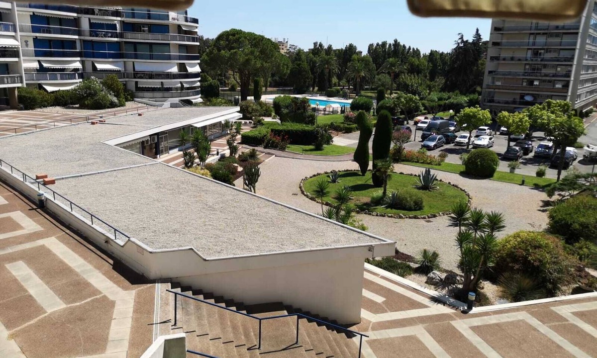 Mandelieu-La-Napoule Apartment | Magnificent 3-room apartment close to the sea, swimming pool, beach, shops all within walking distance