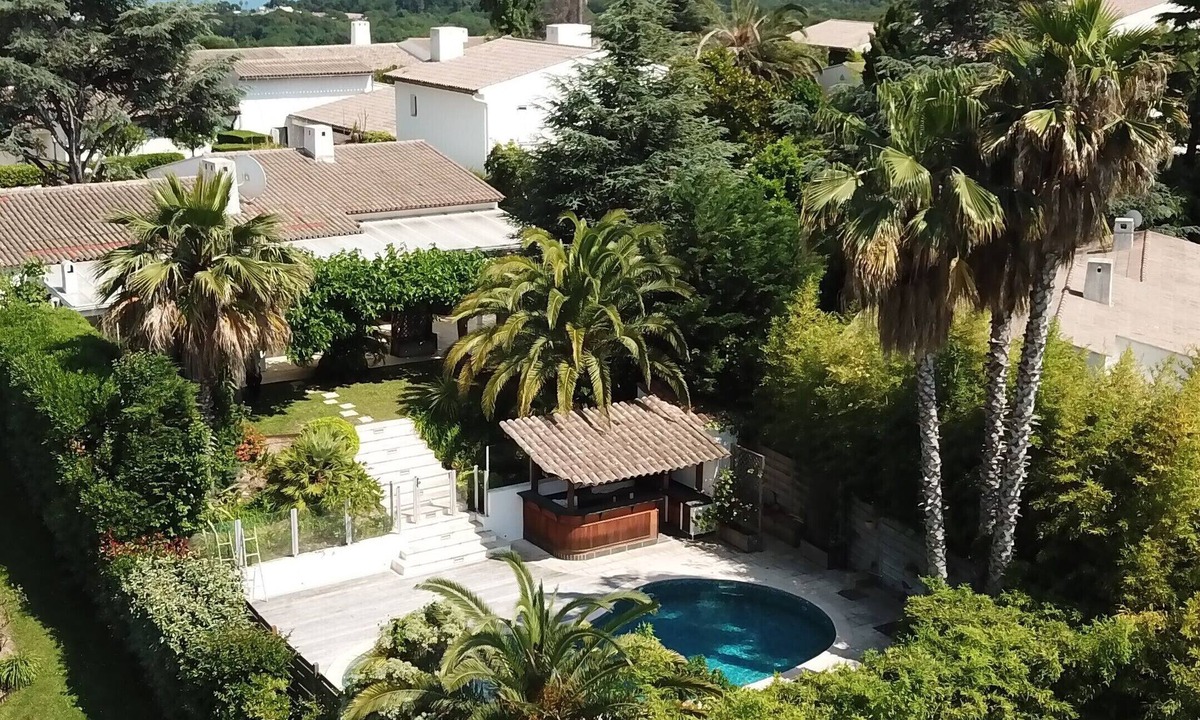 Villeneuve-Loubet Villa | Magnifique Villa 5 Étoiles Dans un Domaine Privé
