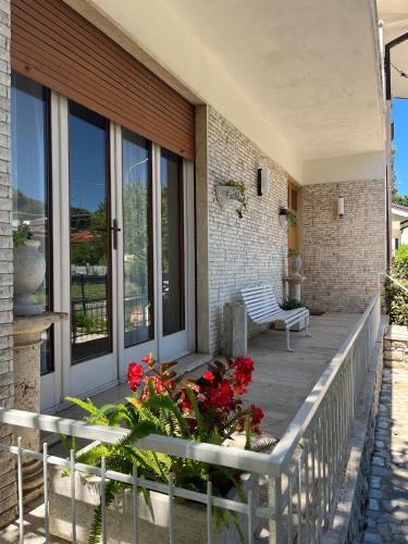 Pietrasanta House | Magnolia
