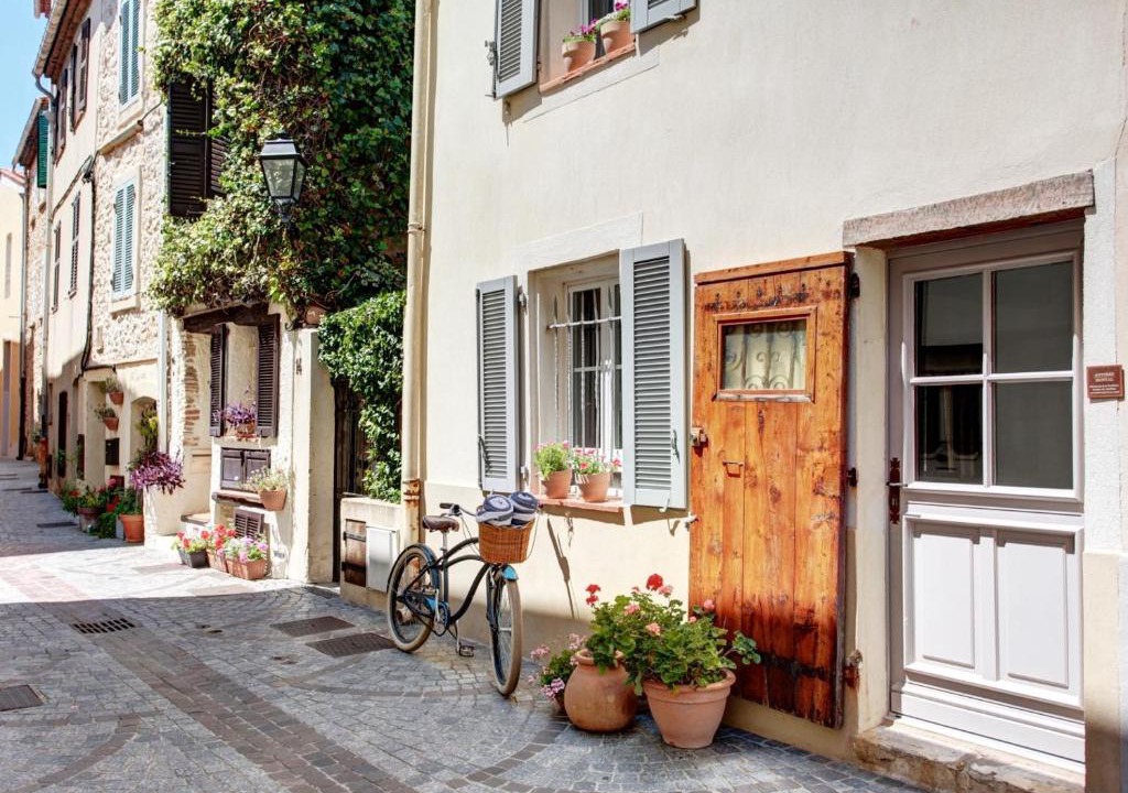 Antibes Old Town House | Maison du Bateau by Antibes-Rental