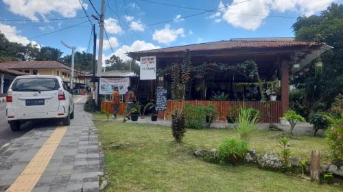 Simanindo House | Matahari Guest House
