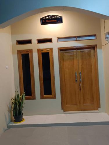 Cilimus Villa | Maulana Homestay - by Login