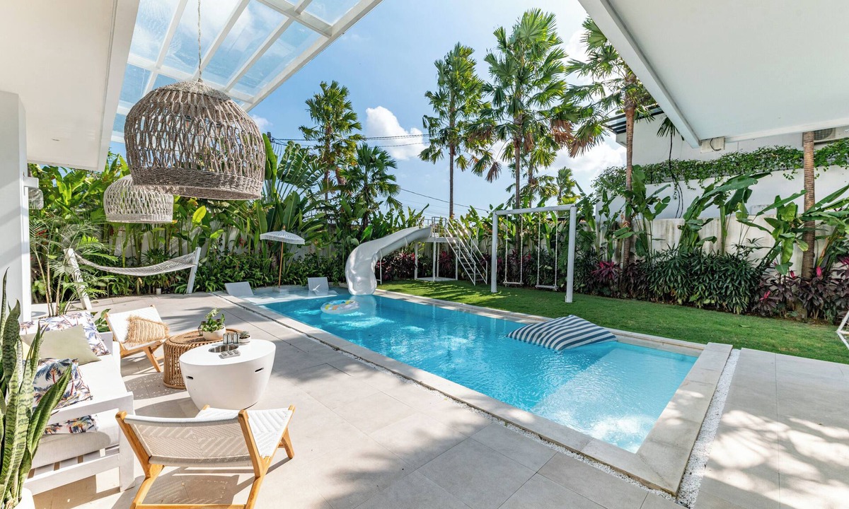 Babakan Villa | Modern 5 Bedroom Luxury Villa in Canggu - Sleeps 11