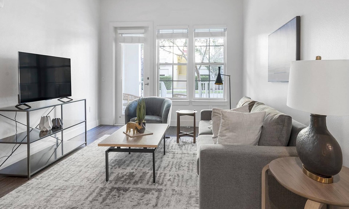 College Park Apartment | Modern Apartment in Prime Location (ID1384X699)