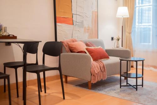 Medan Apartment | Modern Central District One Bedroom 04 !