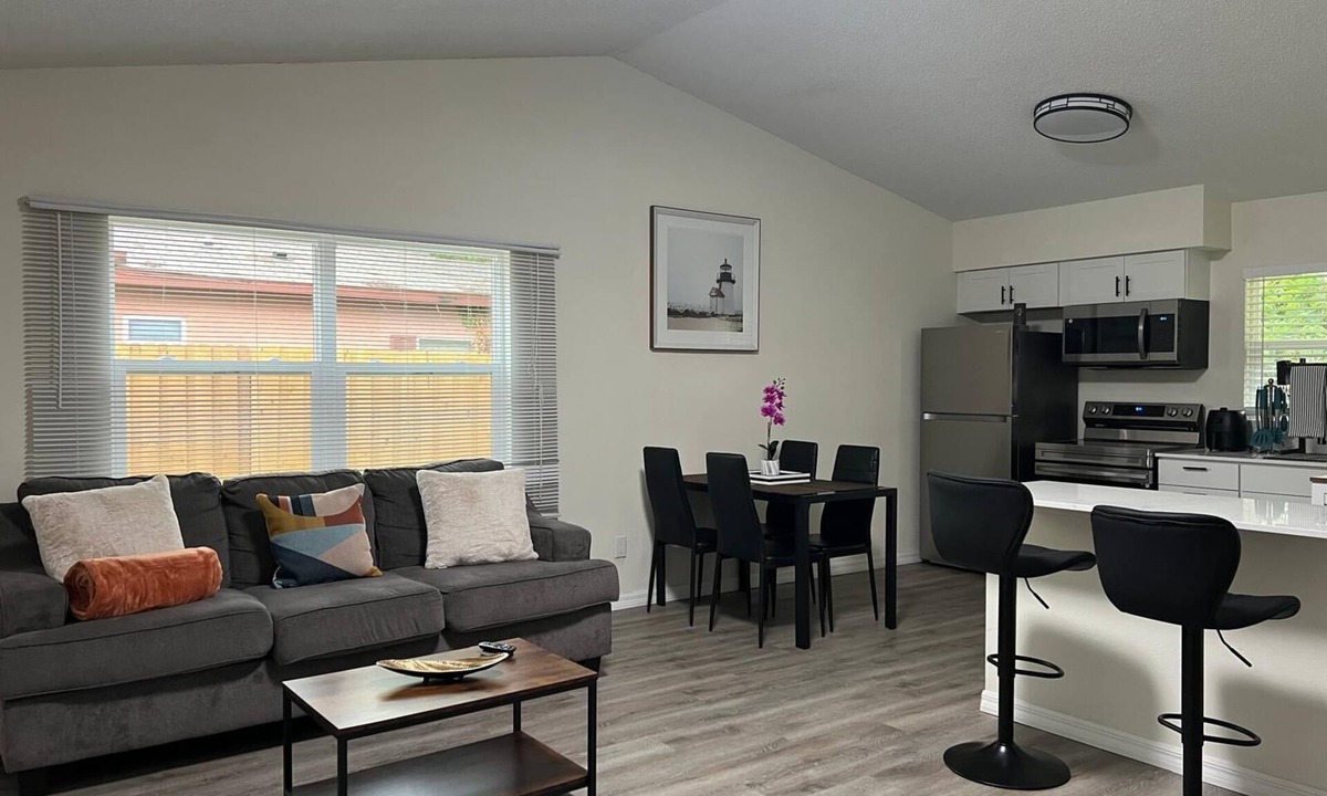 Southwest Orlando House | Modern Home Near Downtown