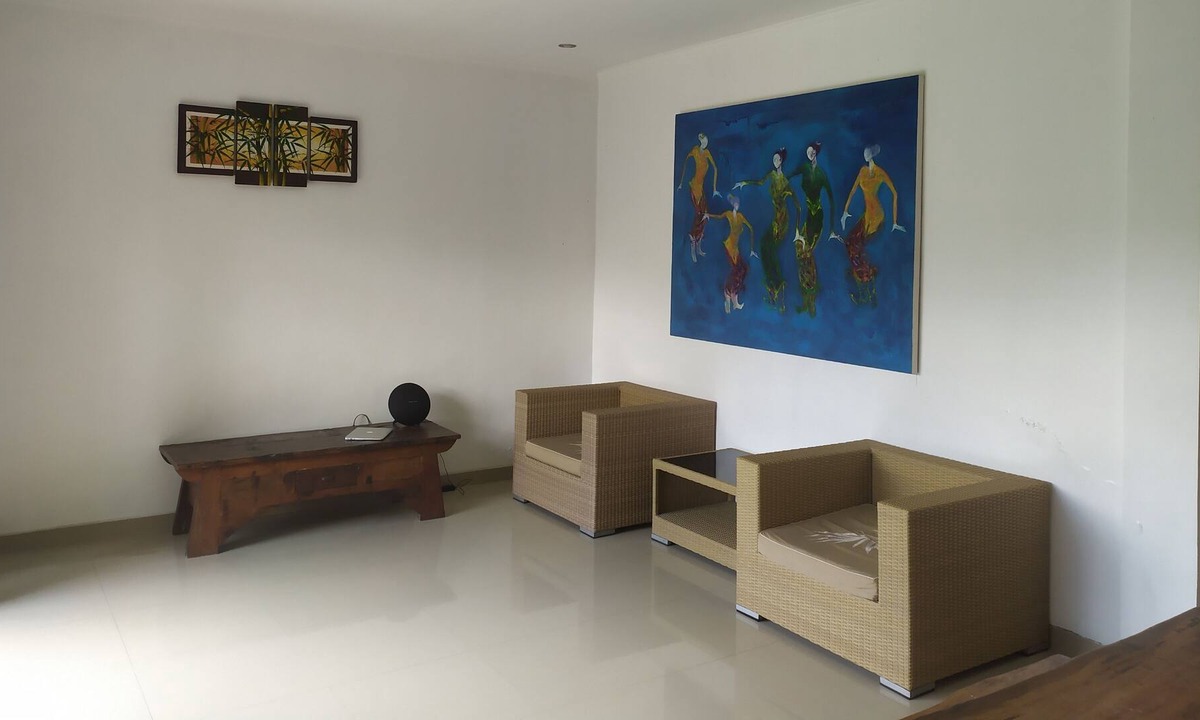 Pengosekan Villa | Modern House opposite to famous guest activity Titi Batu