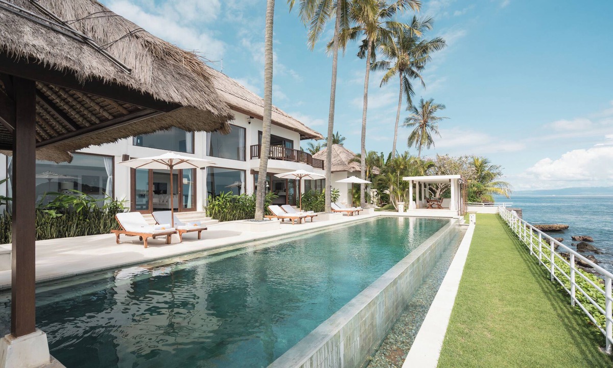 Manggis Villa | Modern Luxury 5 Bdr Ocean front Villa w/Infinity Pool in Candidasa