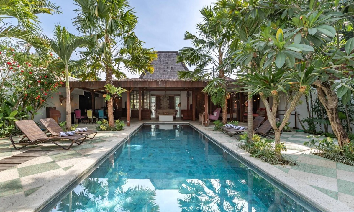 Umalas Villa | Modern Mix 3BR 12m Pvt. Pool 10min Beach