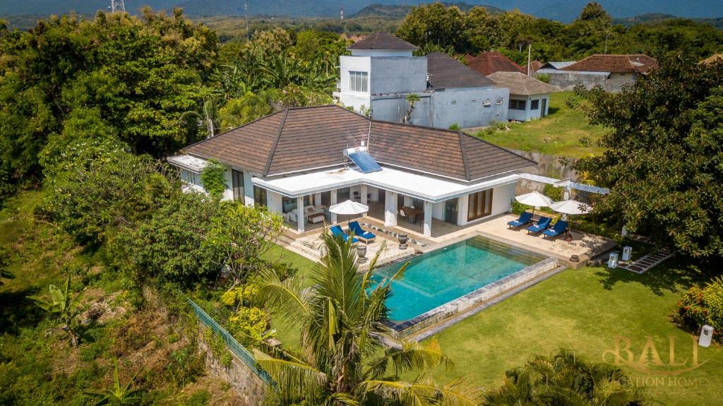 Seririt Villa | Mountain Villa Aina Lokahi - With a fantastic view!