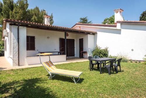 Villaggio Taunus Apartment | N084 - Numana, villa quadrilocale con meraviglioso giardino