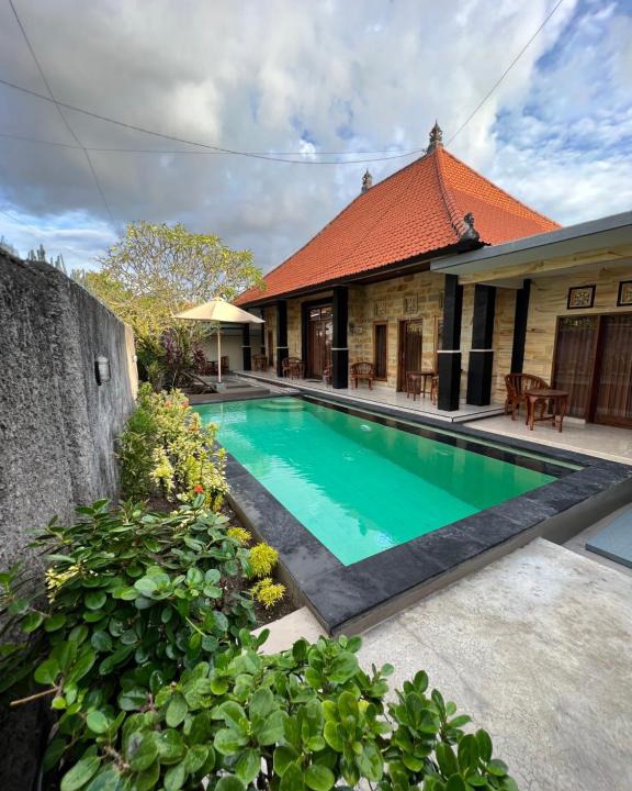 Batu Bolong House | Nari Homestay