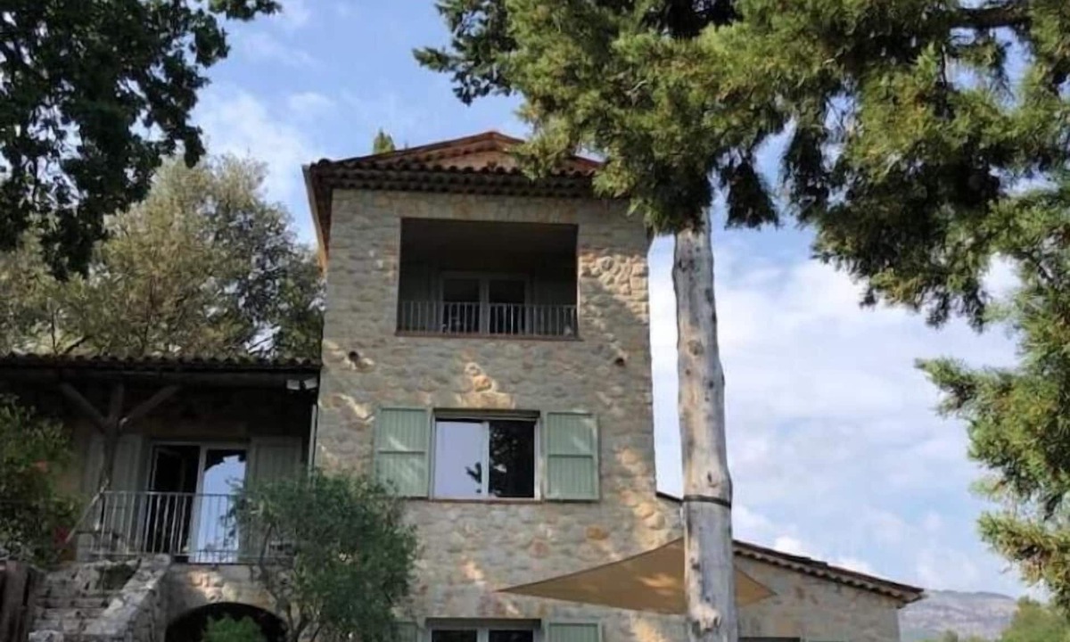 Cabris Apartment | Nature, tranquillity & far-reaching views of the sea & coast of Cannes
