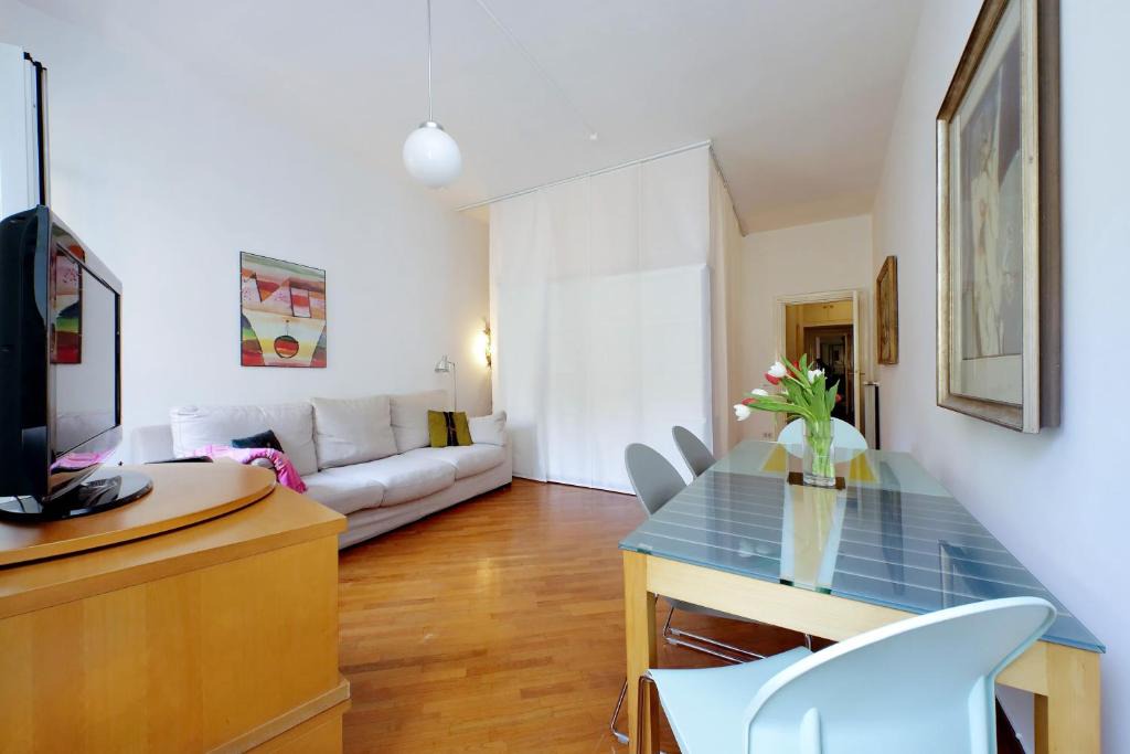 Rione V Ponte Apartment | Navona apartment, large and comfortable