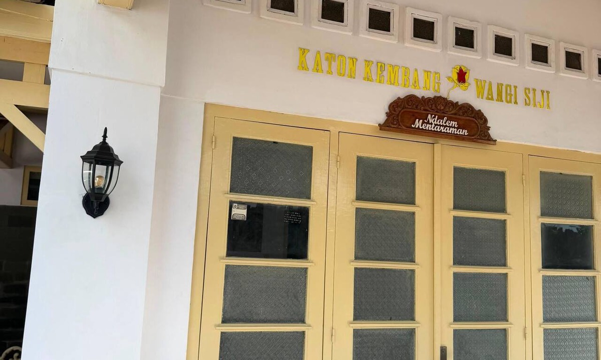 Central Yogyakarta Villa | Ndalem Suryomentaraman