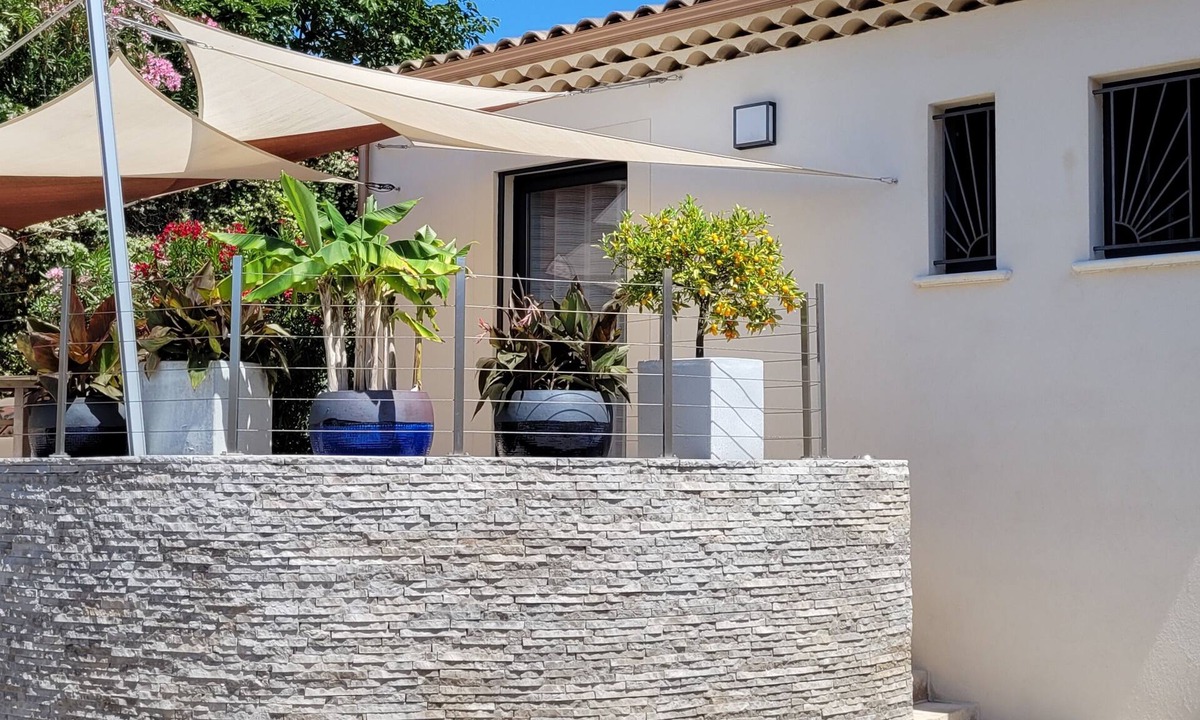 Saint-Jean Apartment | Near Cannes DEUX PIECES INDEPENDANT, RECENT, AIR CONDITIONED