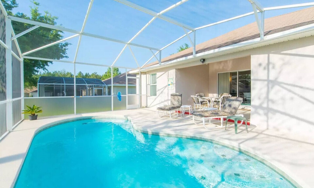 Florida Pines House | near Disney Private Pool 4 BR 3 bath Family Game room HDTV Wi-Fi