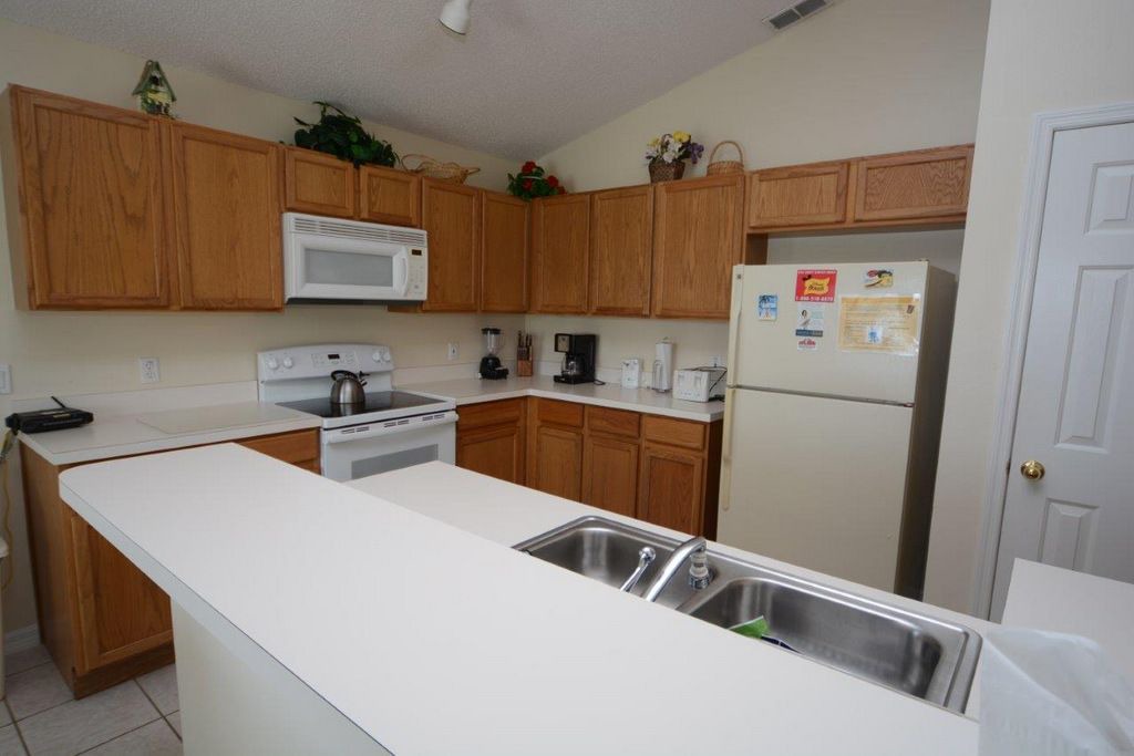 Eagle Pointe South Villa | Near Disney World - Eagle Pointe - Amazing Contemporary 3 Beds 2 Baths Villa - 7 Miles To Disney