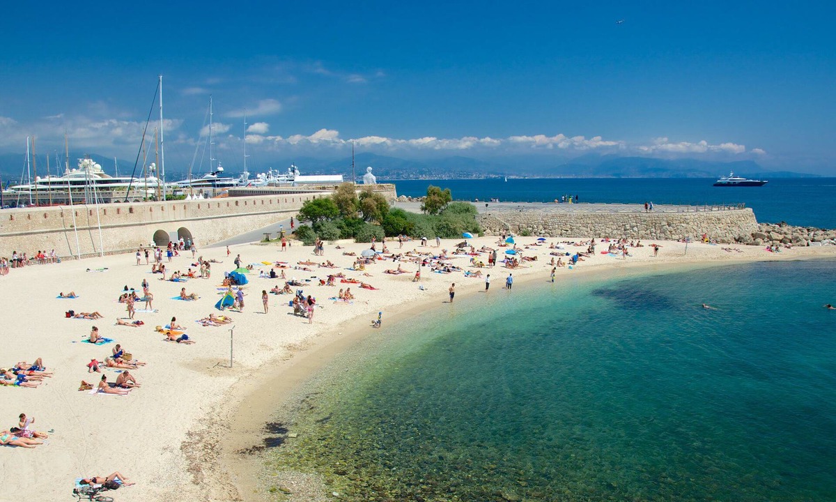 Antibes Old Town Apartment | NEW & FABULOUS w TERRACE 5*/4pax Old Town AC WIFI