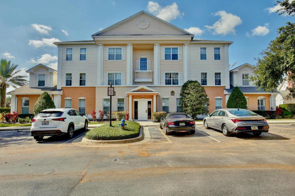 Reunion Apartment | New In The Market 3bd Apartment With Wide View!