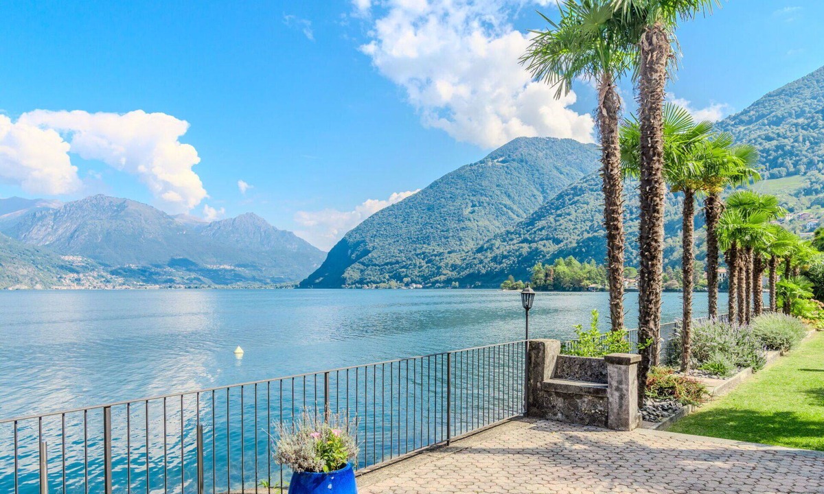 Claino Con Osteno Apartment | Nice apartment for 4 guests with WIFI, TV and balcony
