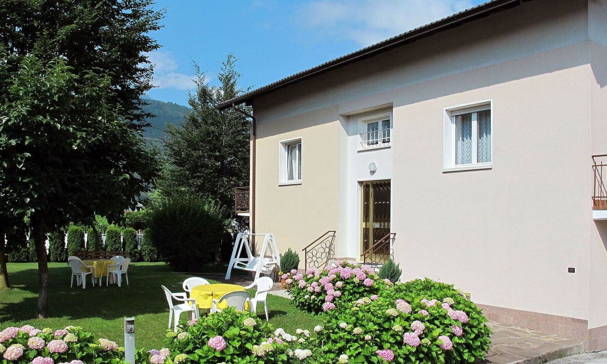 Caldonazzo Apartment | Nice apartment for 3 people with WIFI, TV, patio and parking