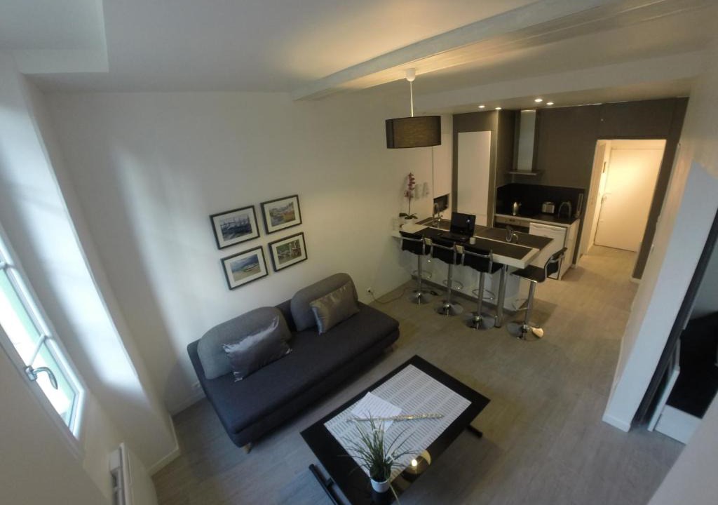 Old Town Apartment | Nice Sea Location