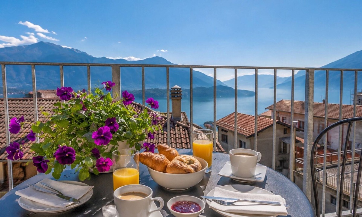 Vercana Apartment | Nonna Delfina Panorama holiday flat on Lake Como