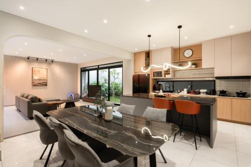 West Bandung House | Oemaja Villa Spacious Living Room KBP Bandung