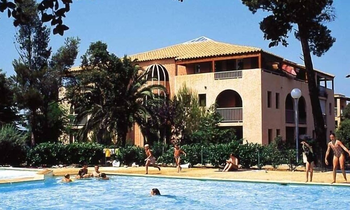 Saint-Aygulf Apartment | one bedroom apartment for rent with pool in the residence near the beach