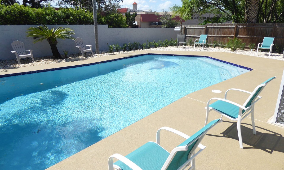 Altamonte Springs House | Orlando Area 4BR 2 Master Bedrooms 3B Pool Disney Universal Family pet friendly!