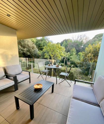 Prado - Republique House | Oxford 1 bedroom apartment in a brand new building with a pool