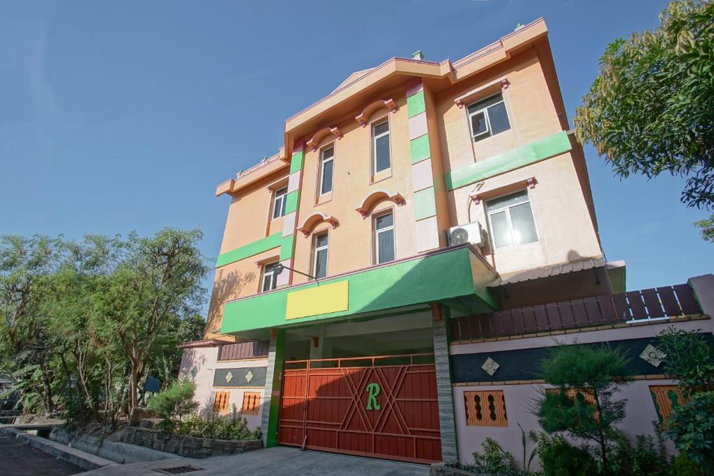 Yogyakarta Hotel | OYO 1419 Rhona Guest House Syariah